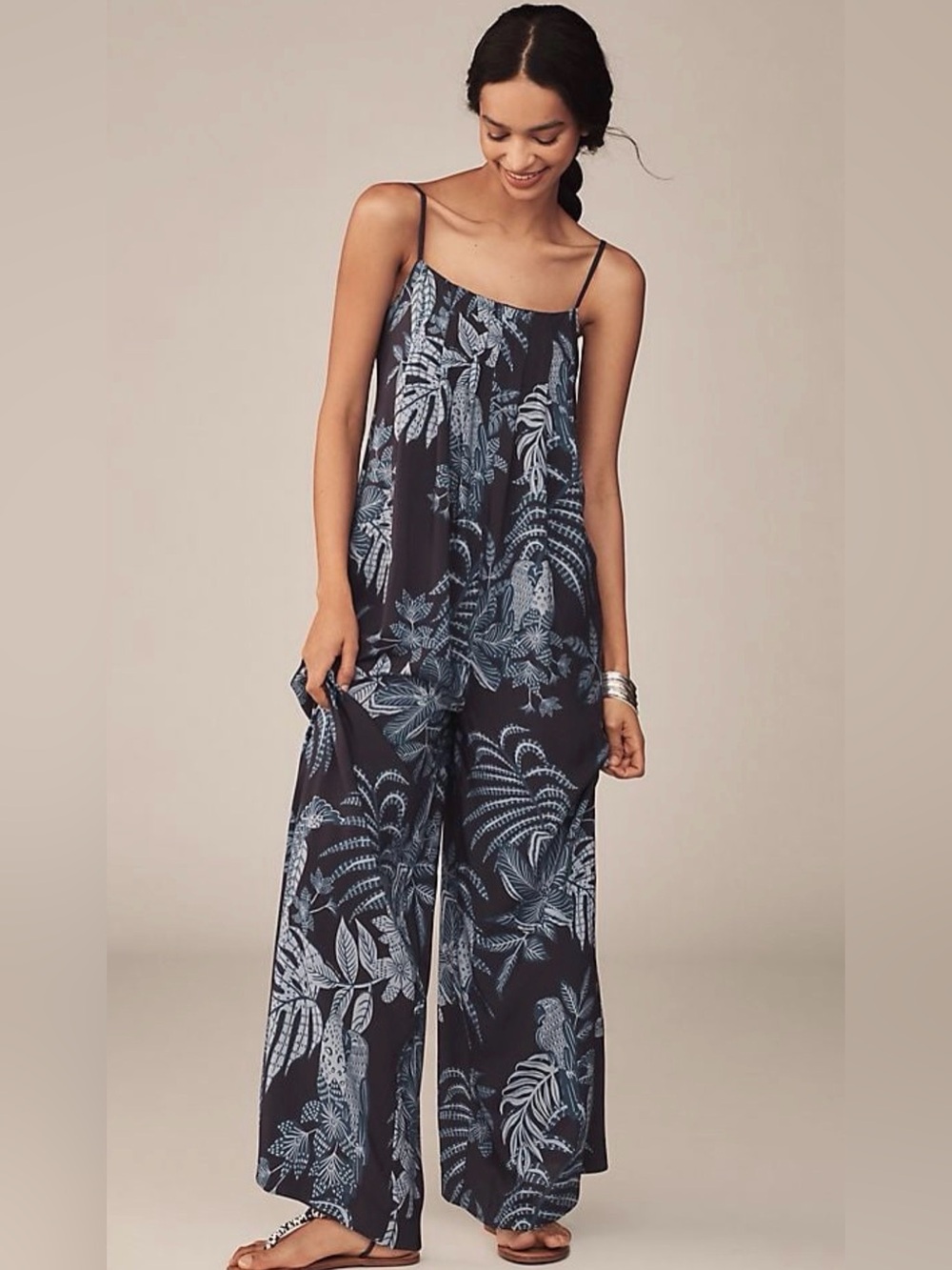 💙🩵🦜FARM RIO Navy/Light Blue Tropical-Print Wide-Leg Jumpsuit; size M